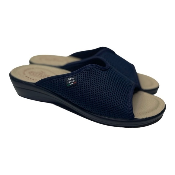 NWOT Fly Flot Women’s Navy Mesh Fabric Lightweight Slip On Sandals - Picture 1 of 9